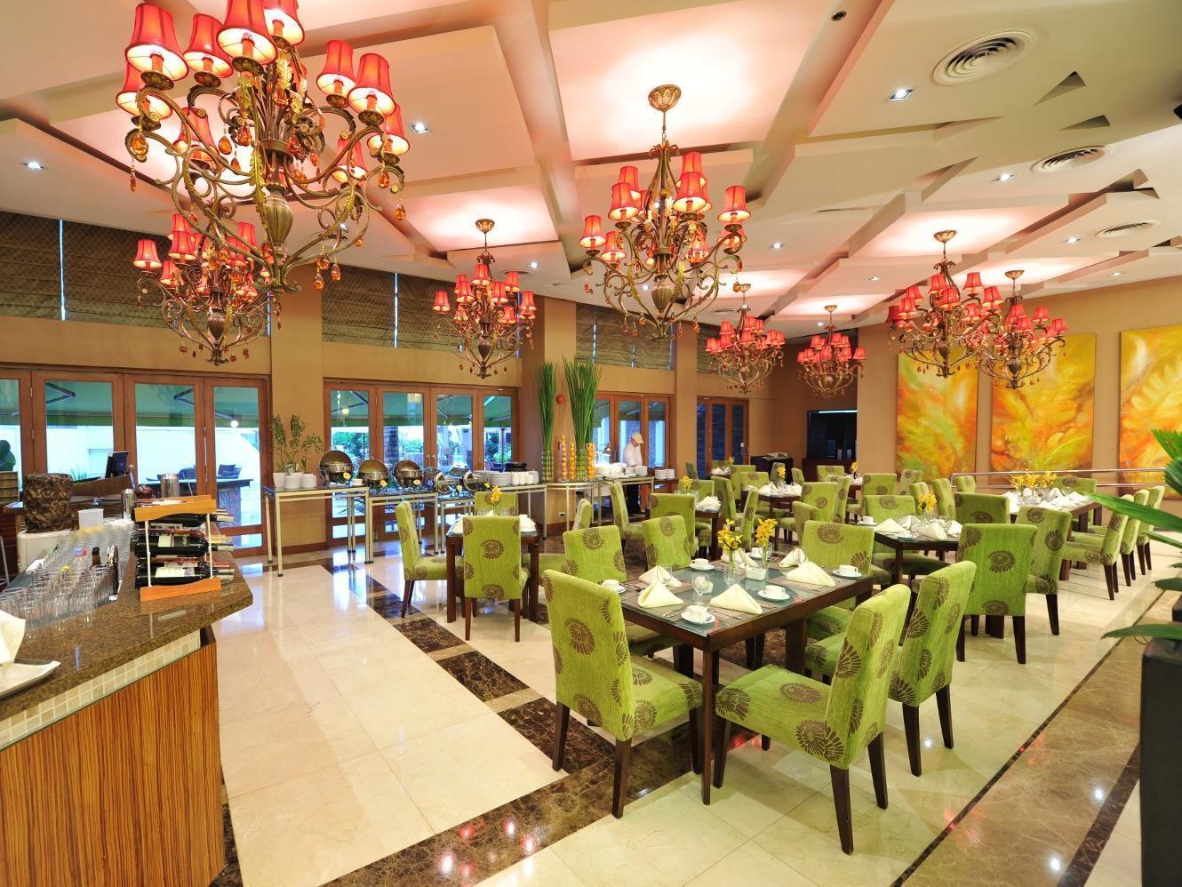 โรงแรม ดิ อเวนิว พลาซ่า นากา ภายนอก รูปภาพ