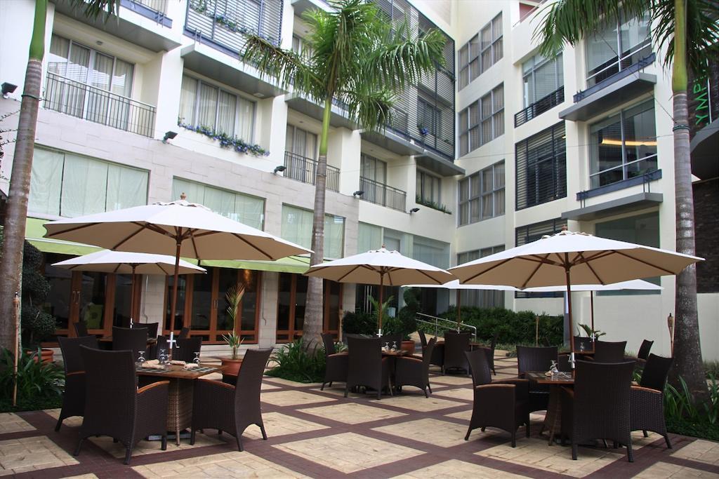 โรงแรม ดิ อเวนิว พลาซ่า นากา ภายนอก รูปภาพ